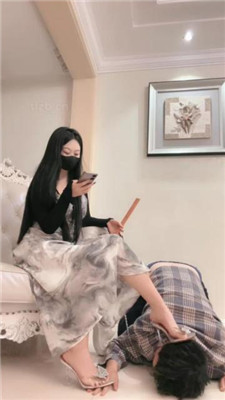 【桃幼幼】白富美S-品尝高跟玉足/脚耳光/插嘴/提档/灌圣水 网友原创 第3张