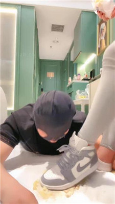 【冷颜】面包酸奶喂食/清理鞋缝/香水辱/圣水/内裤分泌物 网友原创 第7张