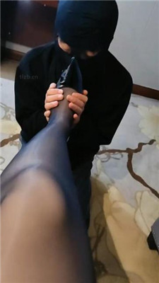 【平凡】骑马转胯/舔卫生巾/口水圣水/脚耳光/黑丝-鞋底诱惑 网友原创 第9张