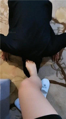 【平凡】骑马转胯/舔卫生巾/口水圣水/脚耳光/黑丝-鞋底诱惑 网友原创 第17张
