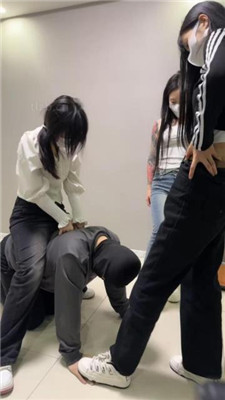 【精神小妹】超暴力双学生S-霸凌情侣奴/奴下奴 艾彩调教库 第15张