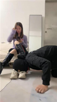 【珈瑶】闻白袜臭鞋/掐乳/清理长靴 艾彩调教库 第3张