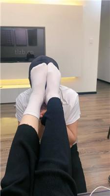 【七七】抽耳光/舔脏运动鞋/白袜脚捂脸/sp/转胯/掐乳 艾彩调教库 第4张