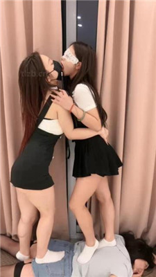 【橙宝】母畜-奴下奴-黑丝白袜闻气味发骚-腿绞 艾彩调教库 第13张