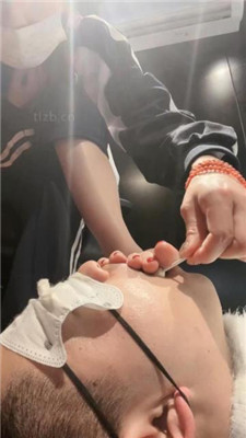【阿月大王】学生服诱惑-空军一号/棉袜辱老师狗/清理脚趾缝 艾彩调教库 第17张
