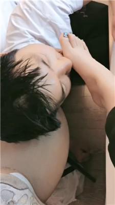 【梦熙】脏运动鞋白袜-训诫不发工资的老板【下】 艾彩调教库 第6张