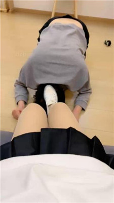 【海绵大大】骑马转胯/高帮帆布鞋踩踏/清理脏鞋/揪耳朵 艾彩调教库 第15张