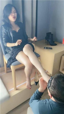 【歌总】清理脚趾/闻黑丝脚/深喉 艾彩调教库 第6张