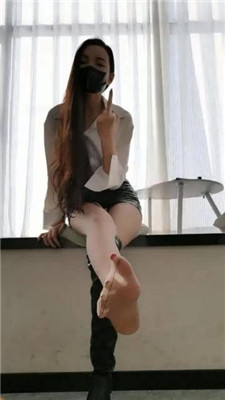 【皮皮】肉丝长靴ol女神老师教育学生汪 艾彩调教库 第8张