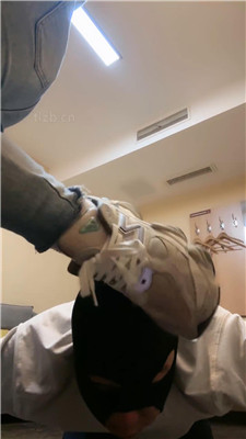 【榕s】运动鞋踩狗头/转胯狗爬/掐乳 艾彩调教库 第12张