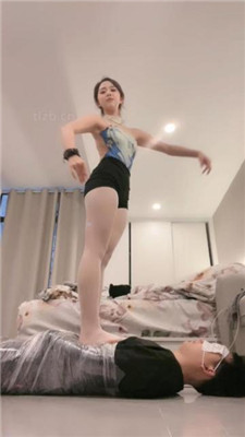 【九莲】舞蹈生全体重虐地毯狗 艾彩调教库 第24张