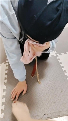 【平凡】开发学生狗-黑丝高跟/胯下辱/舔厕纸 艾彩调教库 第20张