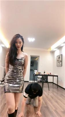 【七七】骑马狗爬/舔脏长靴/白袜脚窒息/掐乳/转胯 艾彩调教库 第2张