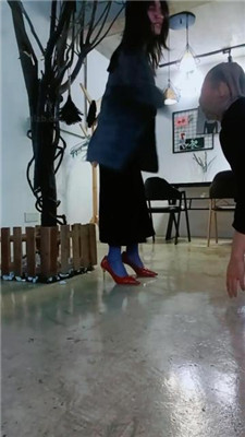 【绯闻王妃】圈养狗犬化爬行/打手心/重口强制喂食 艾彩调教库 第6张