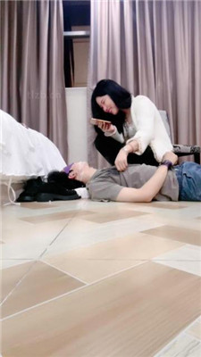 【纯一】双S-长靴狂舔/踩踏/转胯/臭脚捂脸【双视角完整版】 艾彩调教库 第21张