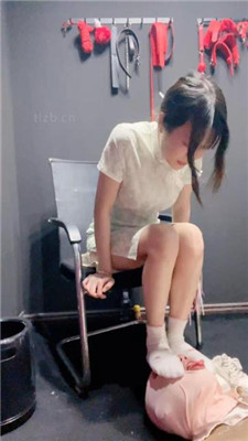 【兔兔酱】旗袍气质S-运动鞋白袜闻舔/踩狗头/赏赐圣水/提档 艾彩调教库 第10张