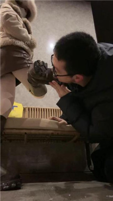 【汐言】雪地踩完回来让狗舔鞋 艾彩调教库 第3张