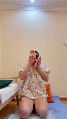【不期而遇】清理脏鞋底/裸足狂舔/闻香水发骚 艾彩调教库 第8张