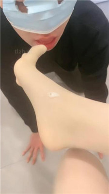 【九莲】品尝舞蹈生的肉丝脚/高跟踩狗脸 艾彩调教库 第10张