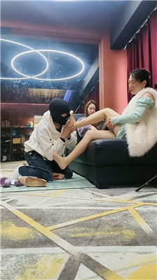 【咩祖】双S-黑丝+肉丝高跟美腿虐出轨男友 艾彩调教库 第12张