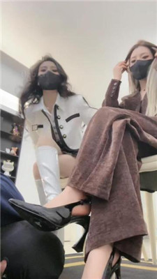 【萱萱】双S-揪耳朵/抽耳光/高跟-长靴踩/转胯/打手【双视角版】 艾彩调教库 第20张