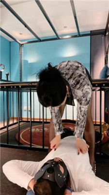 【潘妮女王】车模S-黑丝高跟诱惑-圈养狗笼 艾彩调教库 第14张