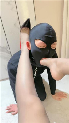 【美美子】女白领黑丝高跟诱惑同事当狗伺候 艾彩调教库 第21张