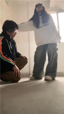 【素人挖掘机】开发混血素人楼梯间调我 艾彩调教库 第9张