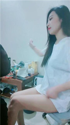 【千寻】清纯小姐姐耳光狂抽 艾彩调教库 第3张
