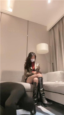 【禾未】腿绞窒息/蛇皮长靴踩虐/骑马/黑丝捂脸 艾彩调教库 第5张