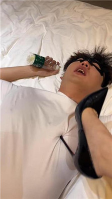 【甜心教主】超强黑丝深喉/高跟虐乳/疯狂吸香水 艾彩调教库 第13张