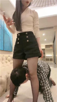 【倩倩啊】高跟美腿主播训狗 艾彩调教库 第14张
