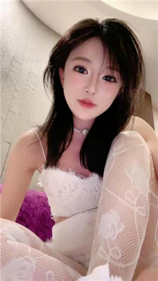【玥樾】白丝诱惑调-戴狗牌/坐狗背/恋足跪舔 艾彩调教库 第11张