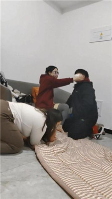 【樱樱】情侣主-让闺蜜下跪伺候-奴下奴/舔脚/耳光【五】-HD绳艺资源网