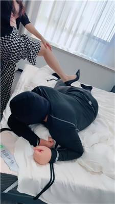 【芷镜小主】藤条重度狂抽鞭刑 艾彩调教库 第7张