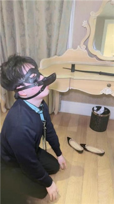 【妆主大大】绿帽老公伺候妻主就寝 艾彩调教库 第28张