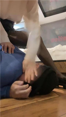 【司野】皮鞋黑丝全体重踩/骑马转胯/捆绑虐打 艾彩调教库 第10张