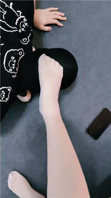 【冰薇】跪舔皮鞋白丝/坐脸窒息踩踏 艾彩调教库 第6张