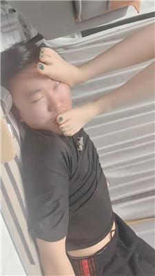 【丫丫】全体重踩踏/裸足踩狗脸/深喉 艾彩调教库 第21张