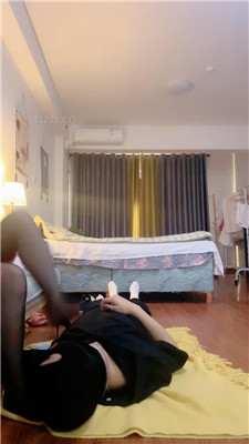 【不期而遇】黑丝裸足恋足舔/脚深喉/踩踏/耳光/赏赐圣水 艾彩调教库 第5张
