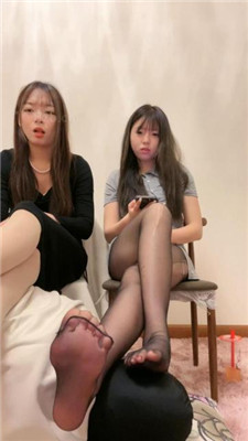 【静静香】双S-美腿诱惑踩脚垫狗【上】【双视角版】 艾彩调教库 第5张