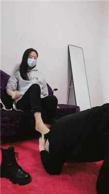 【凌儿女神】臭脚捂脸窒息/踩踏/骑马骑脖 艾彩调教库 第10张