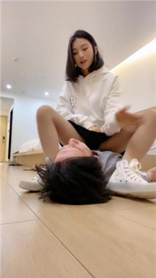 【海绵大大】骑马转胯/高帮帆布鞋踩踏/清理脏鞋/揪耳朵 艾彩调教库 第20张