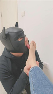【上上】夜跑后超臭船袜让男友闻【完整版】 艾彩调教库 第16张