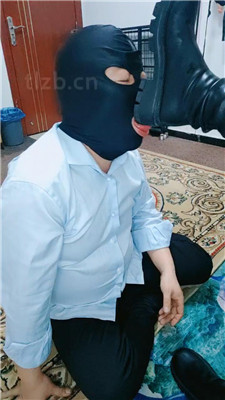 【西安欣】跪舔脏长靴/喂口水/臭脚捂脸/骑马 艾彩调教库 第4张