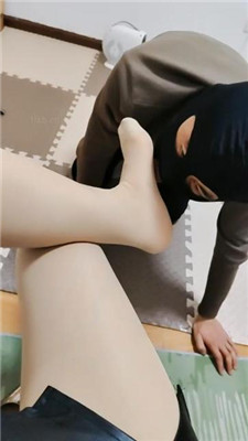 【平凡】转胯转胯/鞭打/高跟肉丝脚闻舔 艾彩调教库 第20张