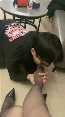【雅雅】黑丝高跟恋足舔【完整版】-HD绳艺资源网