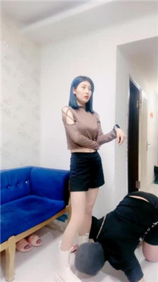 【兔兔大人】跪舔白短靴/转胯骑马/提档/全体重跳踩 艾彩调教库 第2张