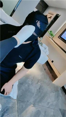 【魔仙s法库】运动后闻超臭白袜 艾彩调教库 第2张