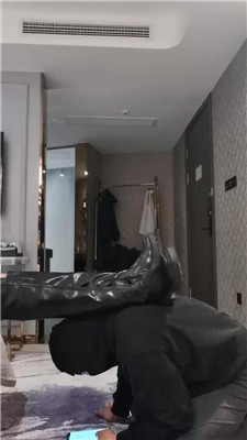【皮皮】骑马转胯/长靴踩虐/sp/闻舔原味 艾彩调教库 第16张
